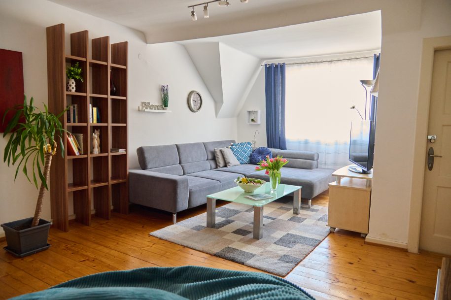 BodenseeApartments_Zentrales Apartment Pfänderblick_Wohnzimmer02